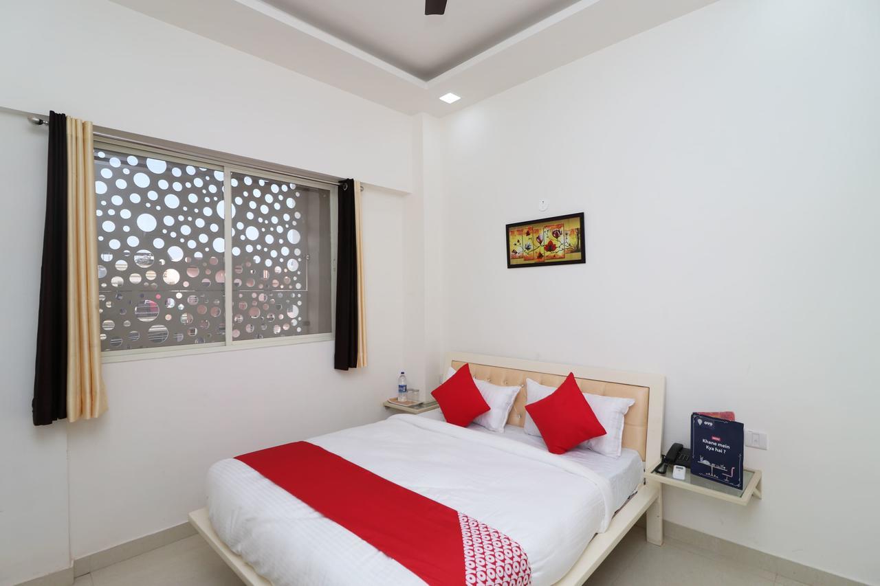 Oyo 13406 Hotel Golden Leaf Bareilly Exterior foto